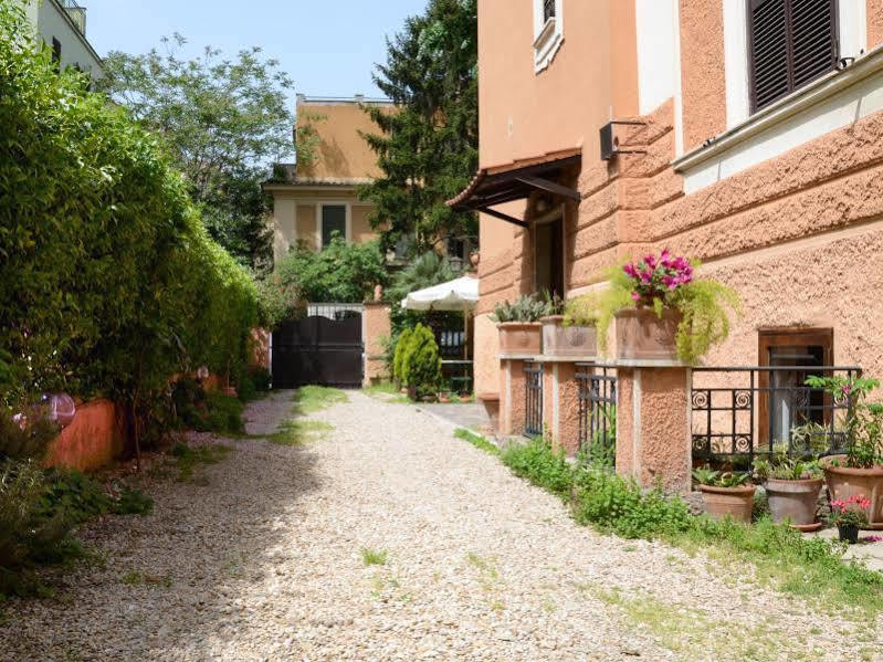 A Vinicius Et Mita Bed & Breakfast Roma Exterior foto